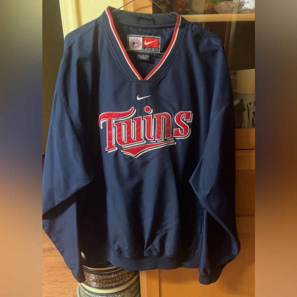 EUC Minnesota Twins Pullover Windbreaker with pockets